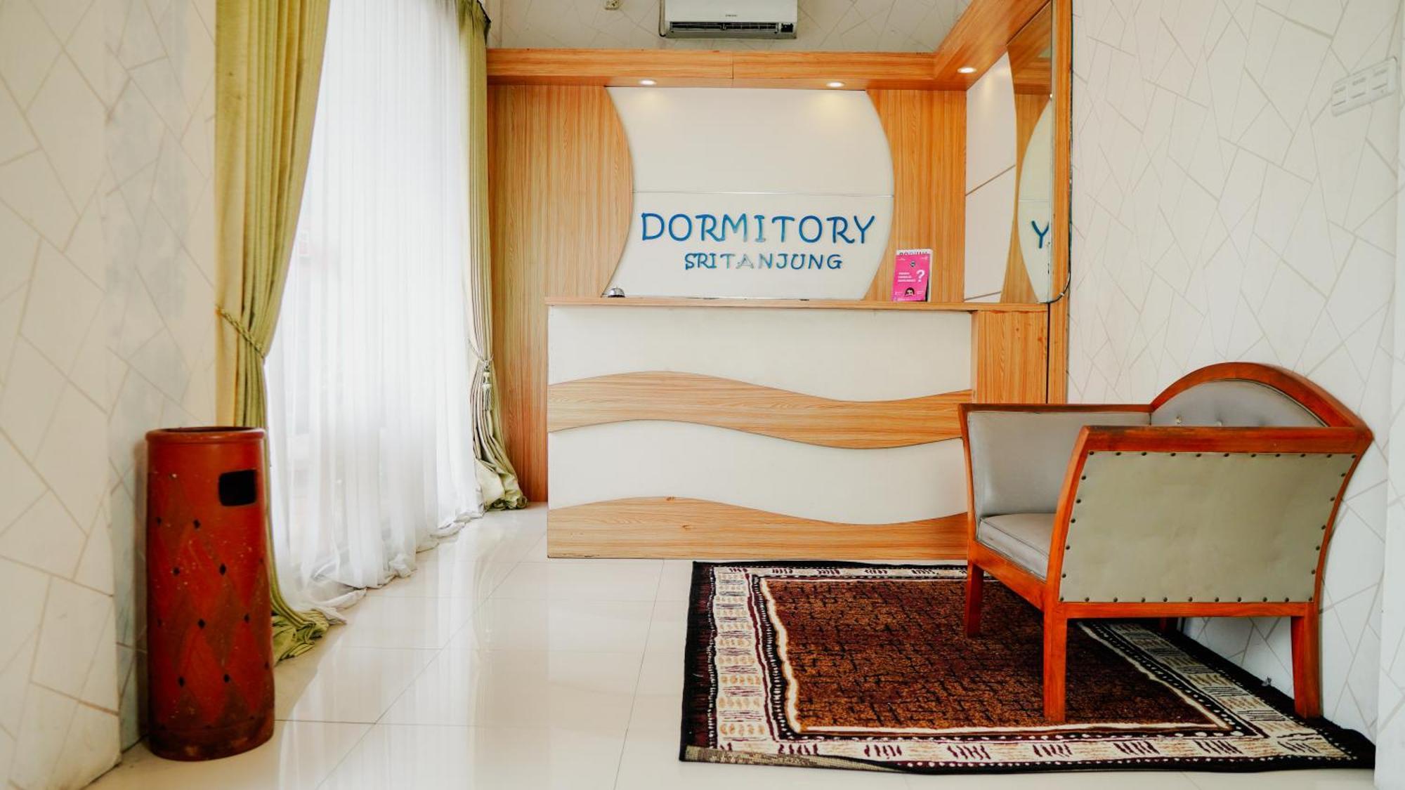 Dormitory Tourism Sritanjung Banyuwangi Banyuwangi  Εξωτερικό φωτογραφία