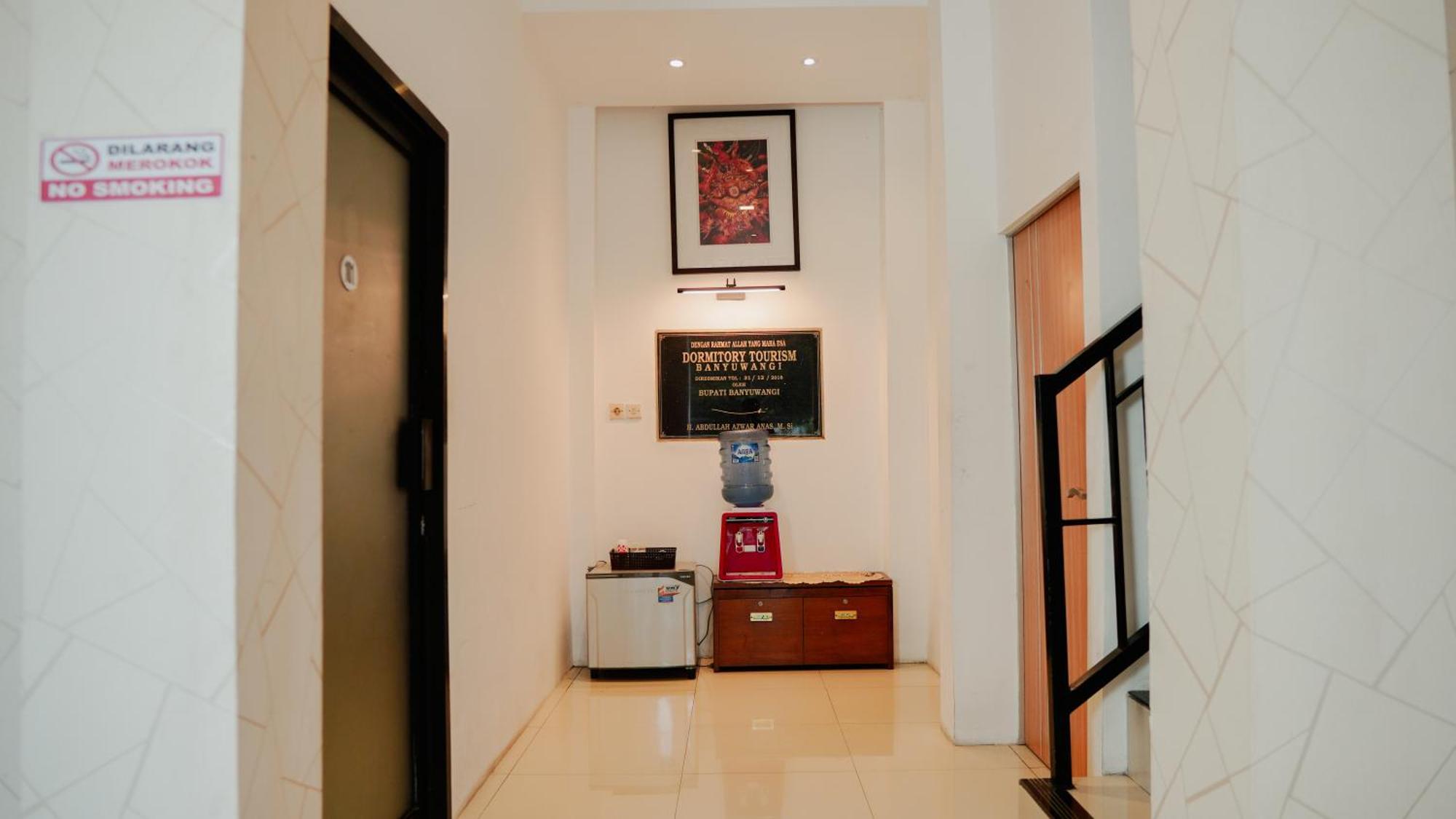 Dormitory Tourism Sritanjung Banyuwangi Banyuwangi  Εξωτερικό φωτογραφία